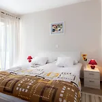Palace 2 Taraca דירה *